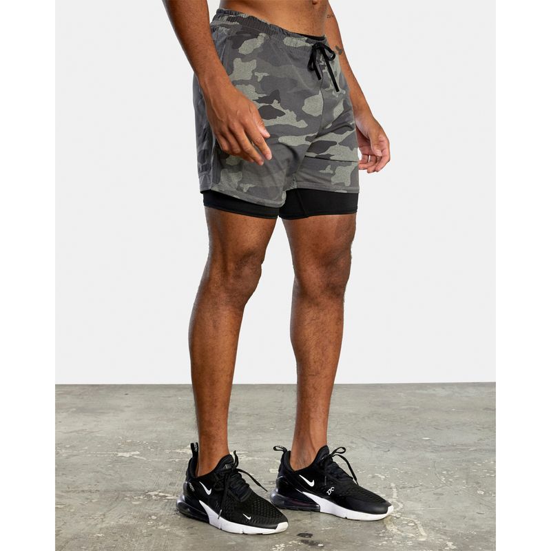 Short deportivo corto discount hombre